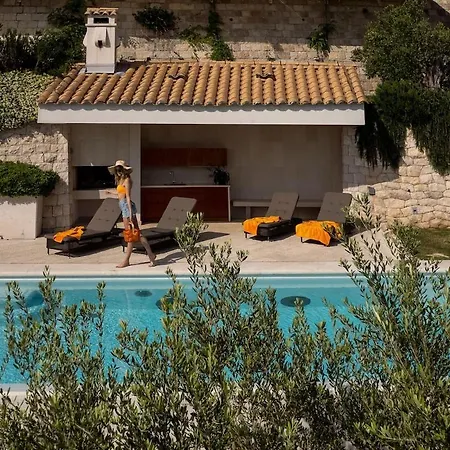 Limun Villa