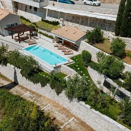 Limun Villa